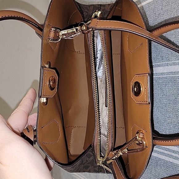 MICHAEL MICHAEL KORS Signature Mercer Gallery Small Center Zip Tote - Picture 5 of 7